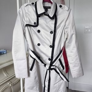 International concept trench coat